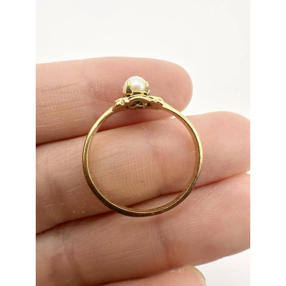 Vintage 18k Gold Plated Pearl Dainty Ring Size 6.5